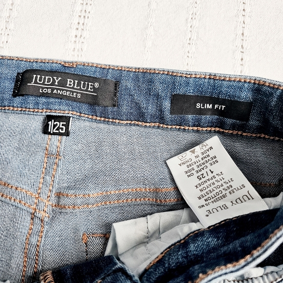 Judy Blue Slim Fit Jeans Size 1(25) No Distressing Straight Skinny Stretch Denim - Picture 14 of 16
